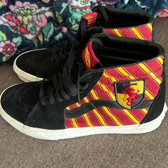 VANS x Harry Potter Gryffindor S8 Hi Top Limited Edition - Picture 2 of 11